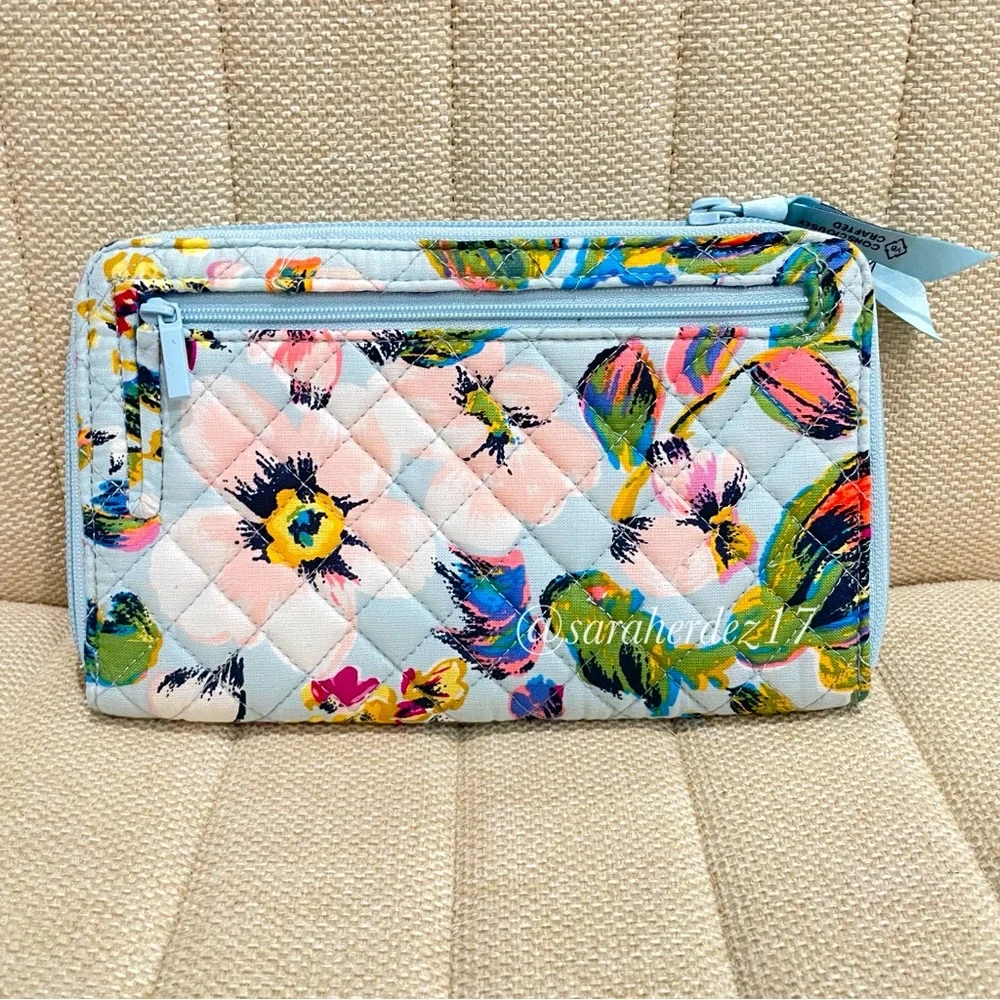 NEW Vera Bradley RFID Travel Wallet Floral Quilted Blue Multi Color‎ Sea Air